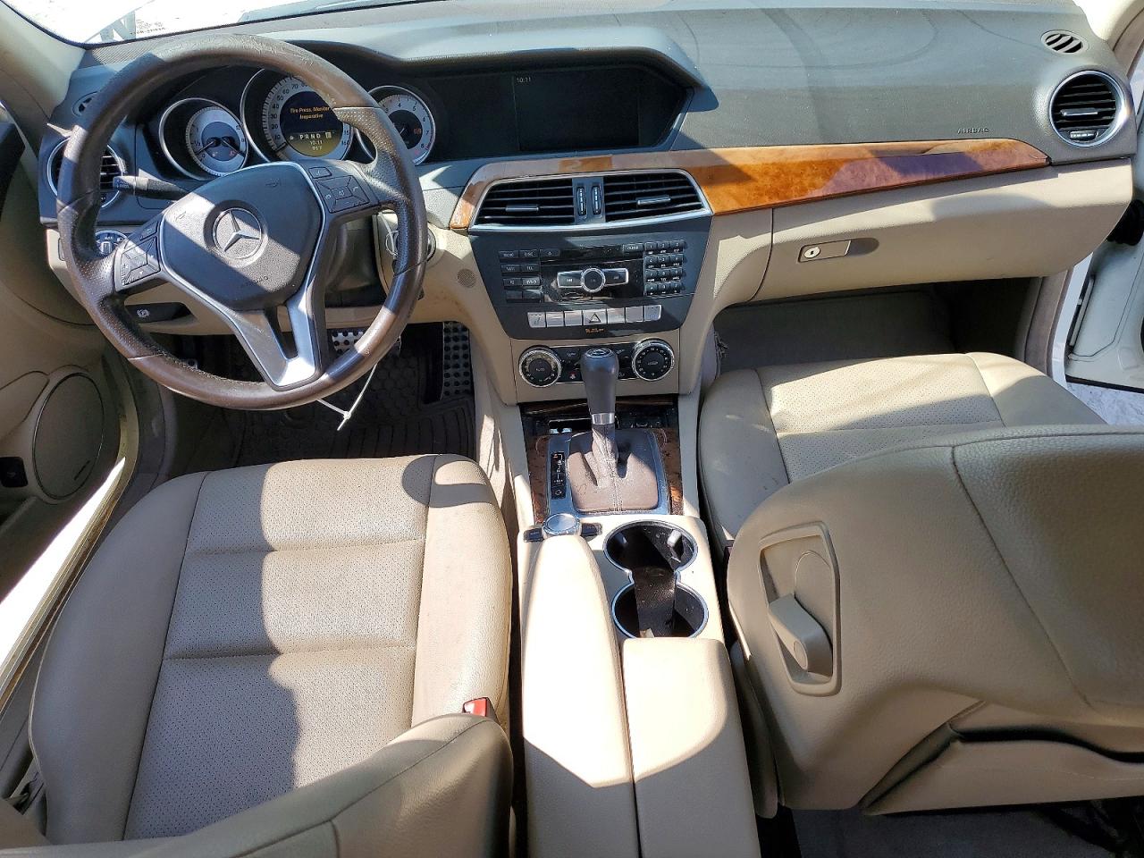2012 Mercedes-benz C 250 White vin: WDDGF4HB8CA602675