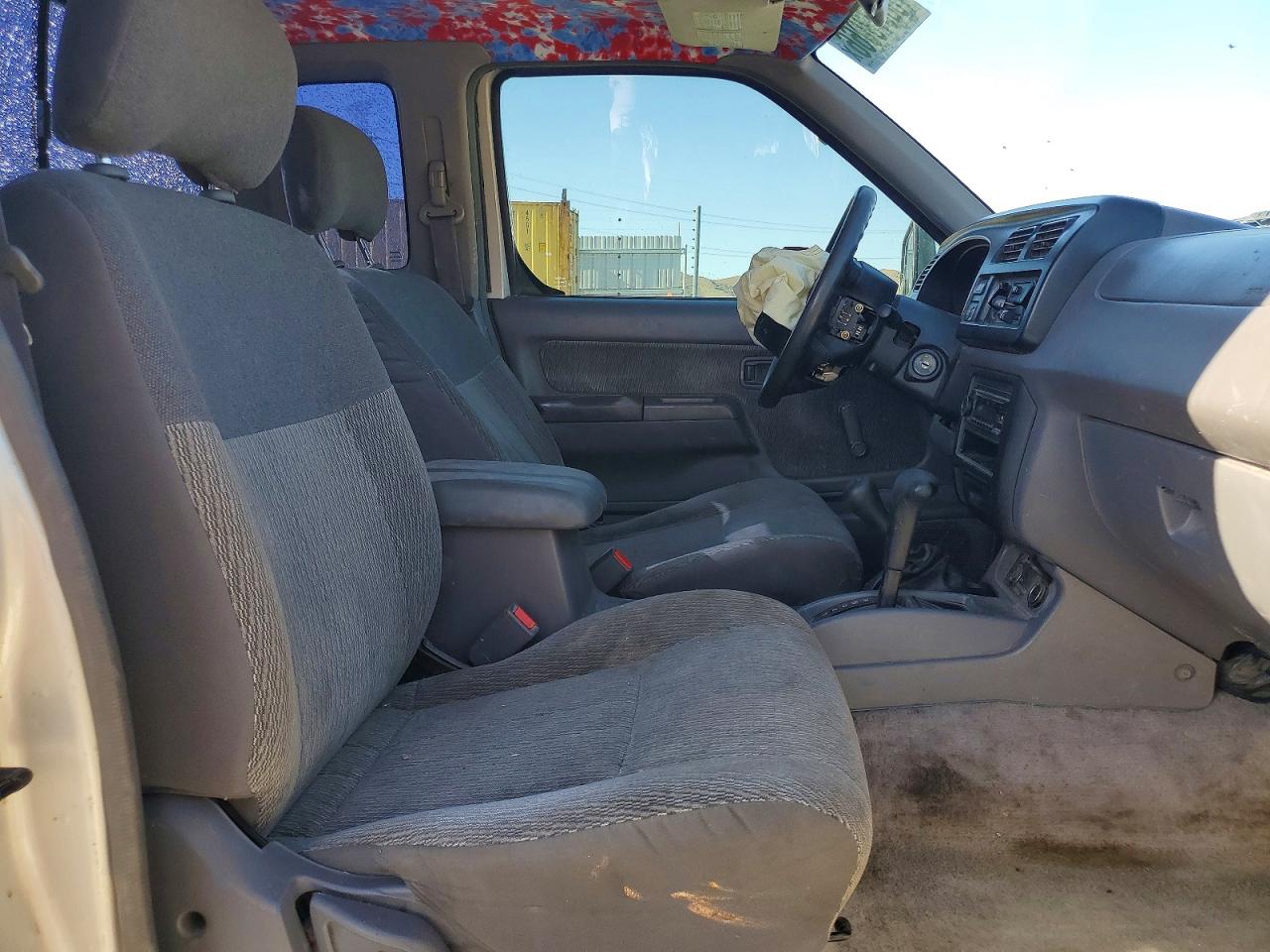 1999 Nissan Frontier Xe-v6 Silver vin: 1N6ED26Y2XC321983