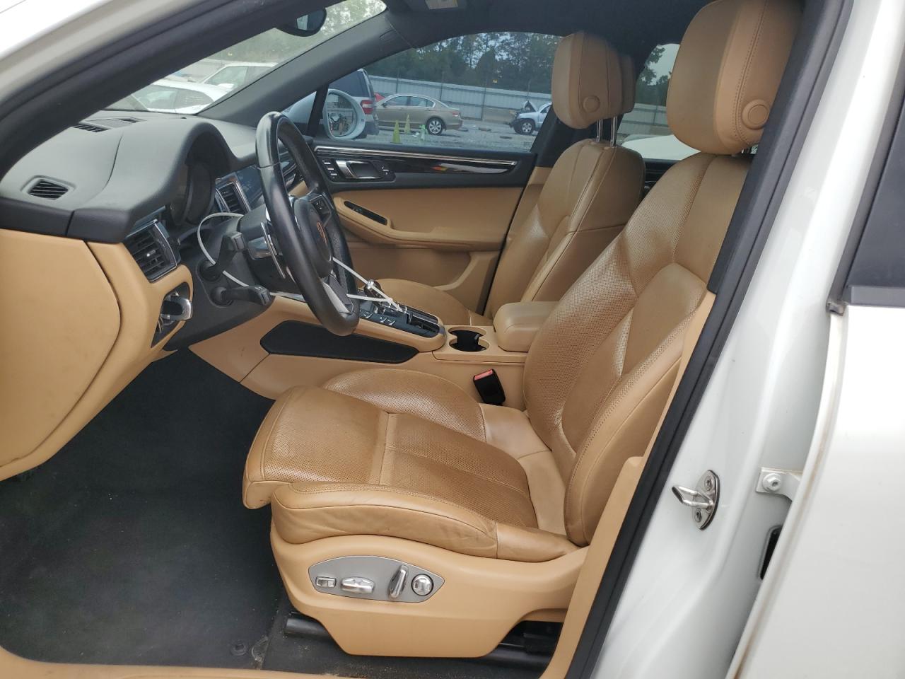 2018 Porsche Macan Белый vin: WP1AA2A55JLB03663