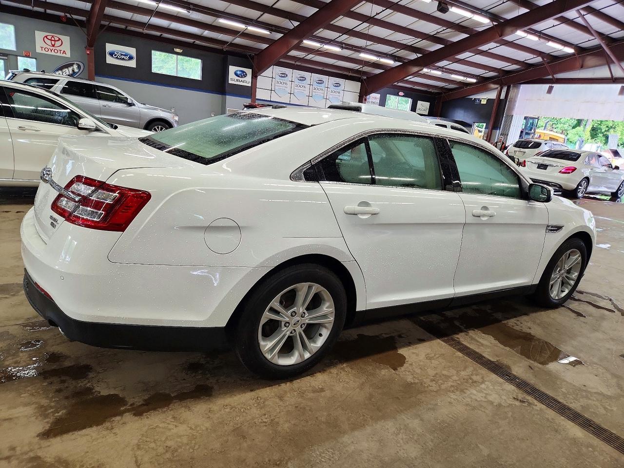 2015 Ford Taurus Sel White vin: 1FAHP2H83FG129067