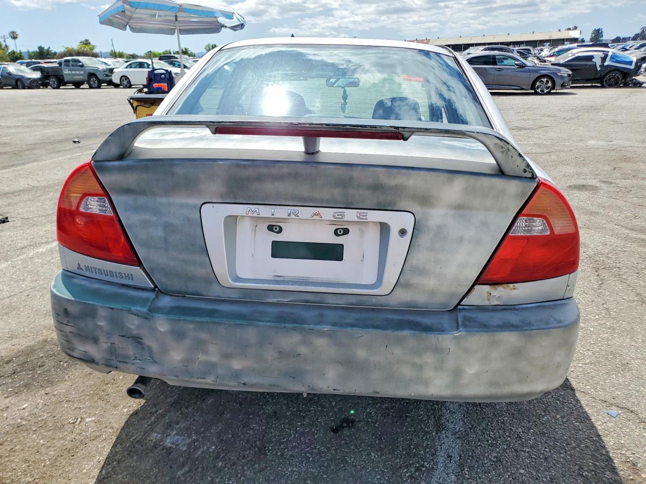 2001 Mitsubishi Mirage Es Silver vin: JA3AY26C51U042215