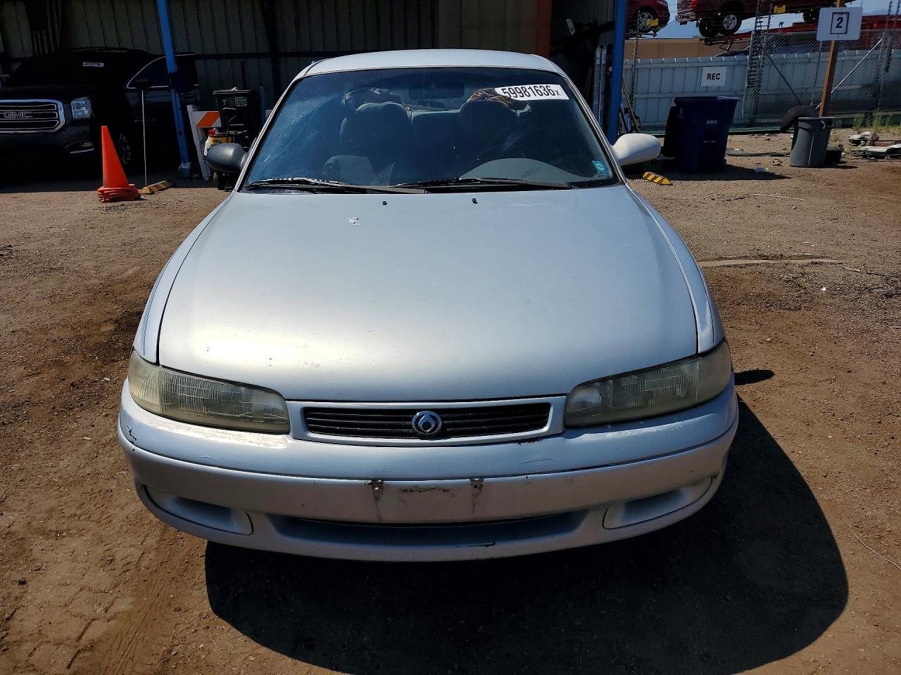 1993 Mazda 626 Dx Silver vin: 1YVGE22A8P5238140