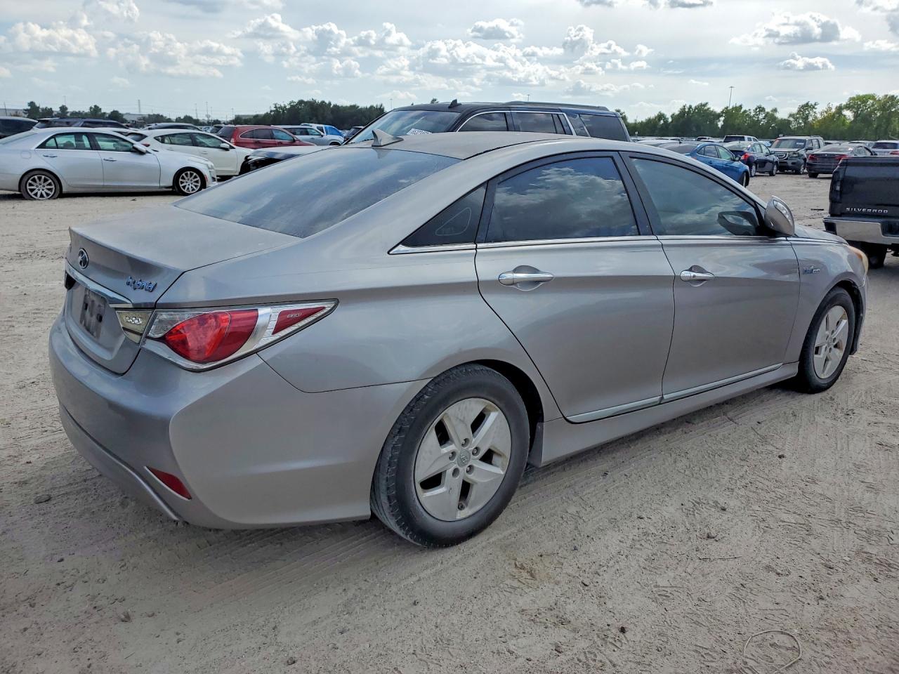 2011 Hyundai Sonata Hybrid Silver vin: KMHEC4A40BA018836