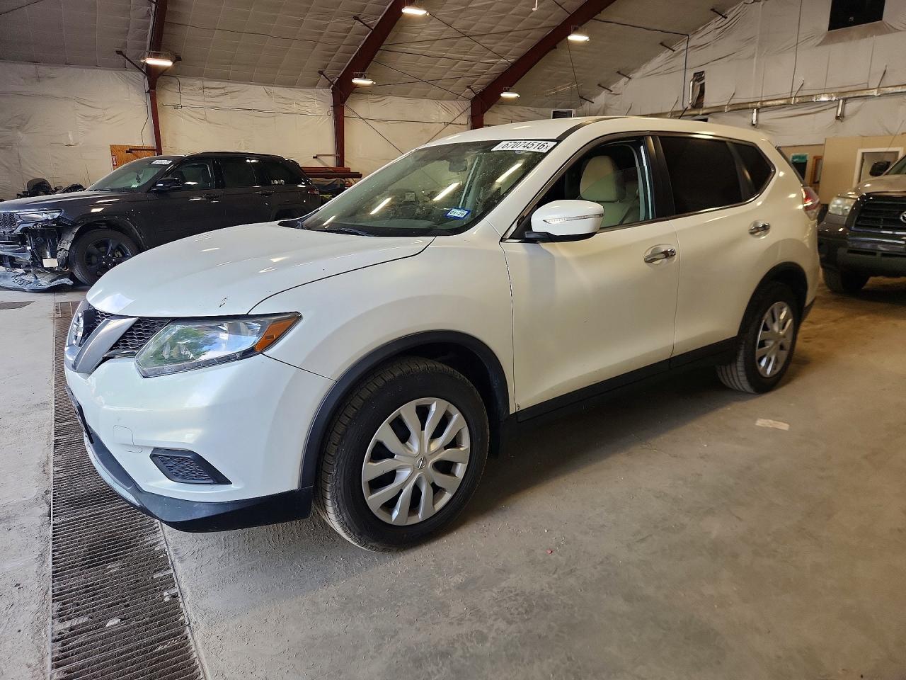 2014 Nissan Rogue S White vin: 5N1AT2ML1EC776845