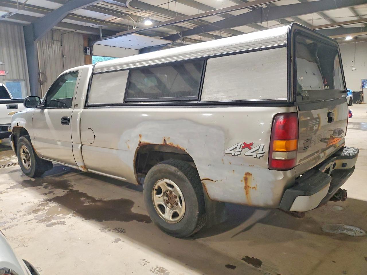 2002 Chevrolet Silverado K1500 Silver vin: 1GCEK14W82Z266188