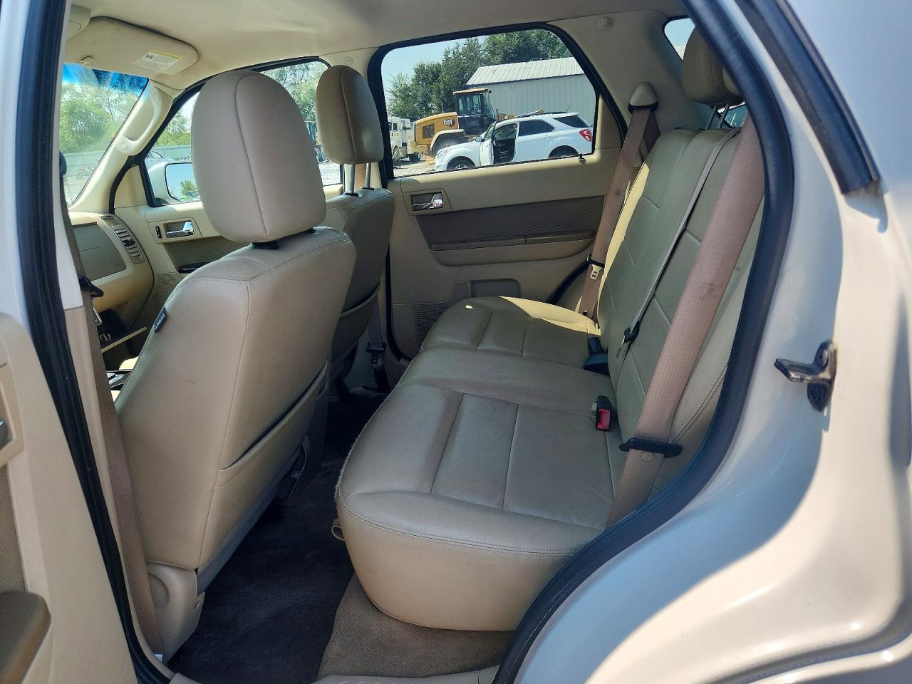 2010 Ford Escape Limited White vin: 1FMCU9EG1AKA68675