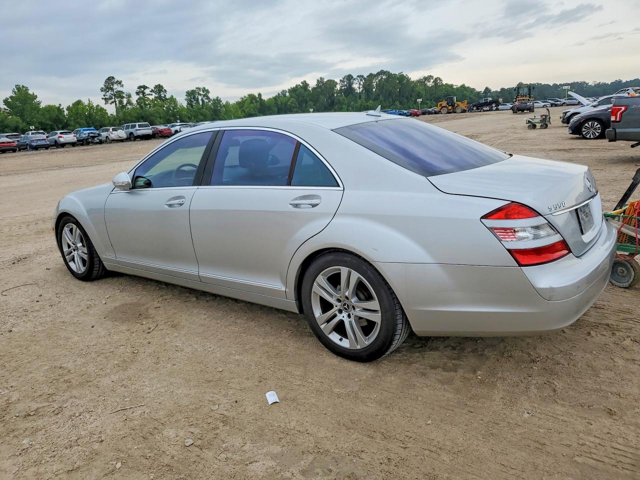 2007 Mercedes-benz S 550 Silver vin: WDDNG71XX7A143506