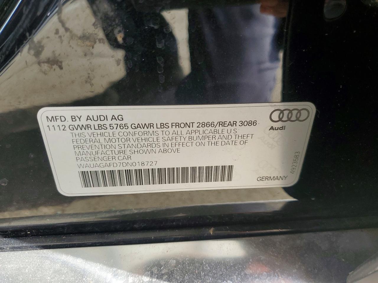 2013 Audi A8 Quattro Black vin: WAUAGAFD7DN018727