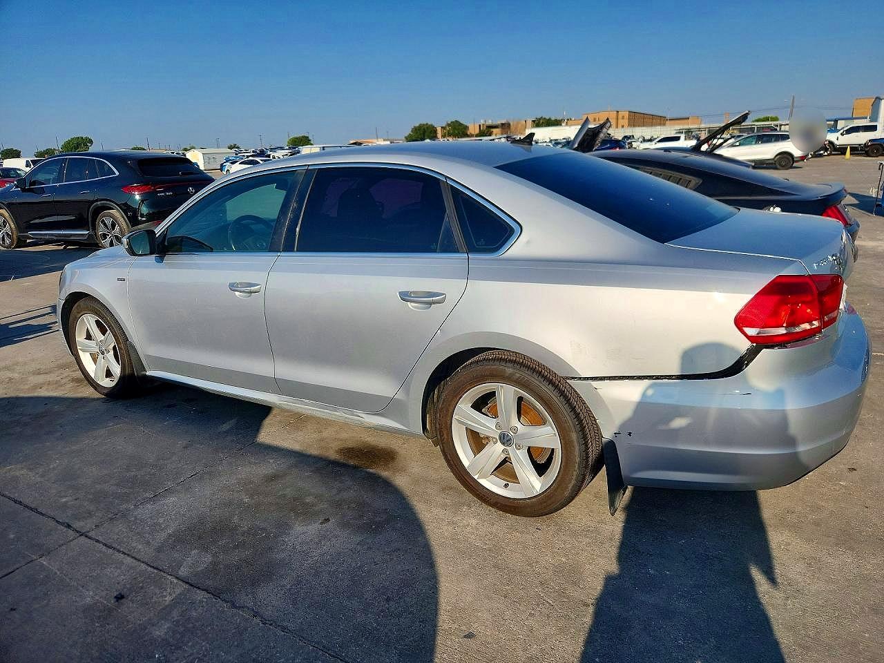 2015 Volkswagen Passat S Серебряный vin: 1VWAS7A35FC120140