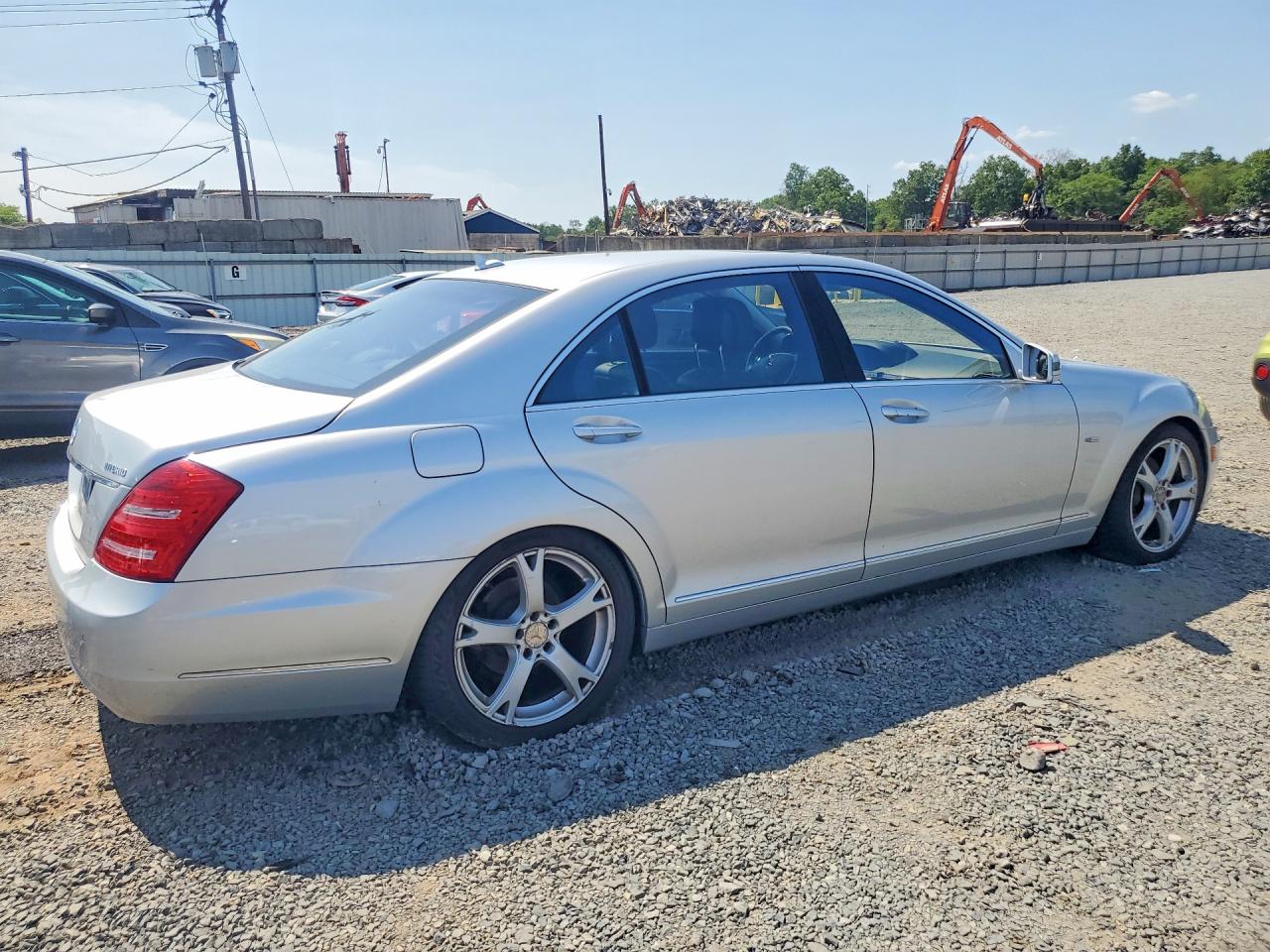 2011 Mercedes-benz S 400 Silver vin: WDDNG9FB5BA380521