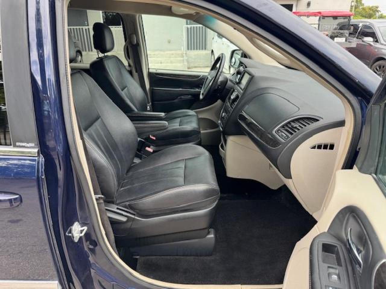 2014 Chrysler Town & Country Touring Blue vin: 2C4RC1BG7ER271083