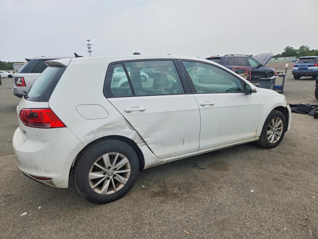 2015 Volkswagen Golf White vin: 3VW217AUXFM008836