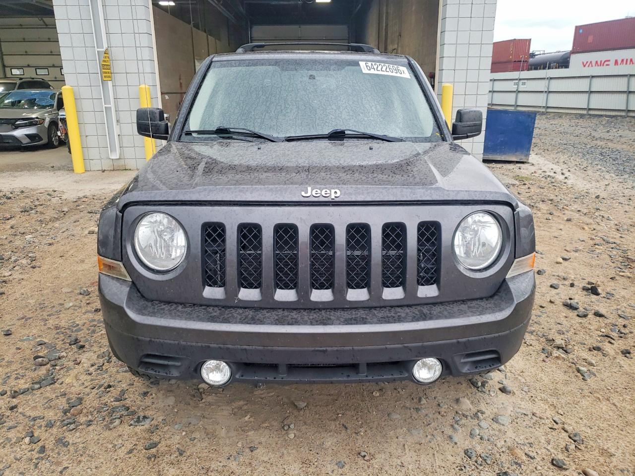 2014 Jeep Patriot Latitude Gray vin: 1C4NJRFB8ED908454