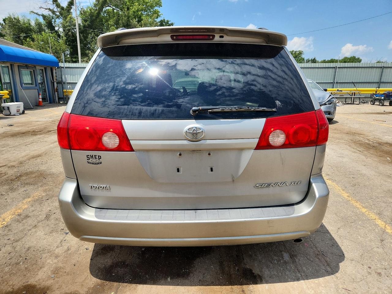 2010 Toyota Sienna Xle Серебряный vin: 5TDYK4CC4AS313514