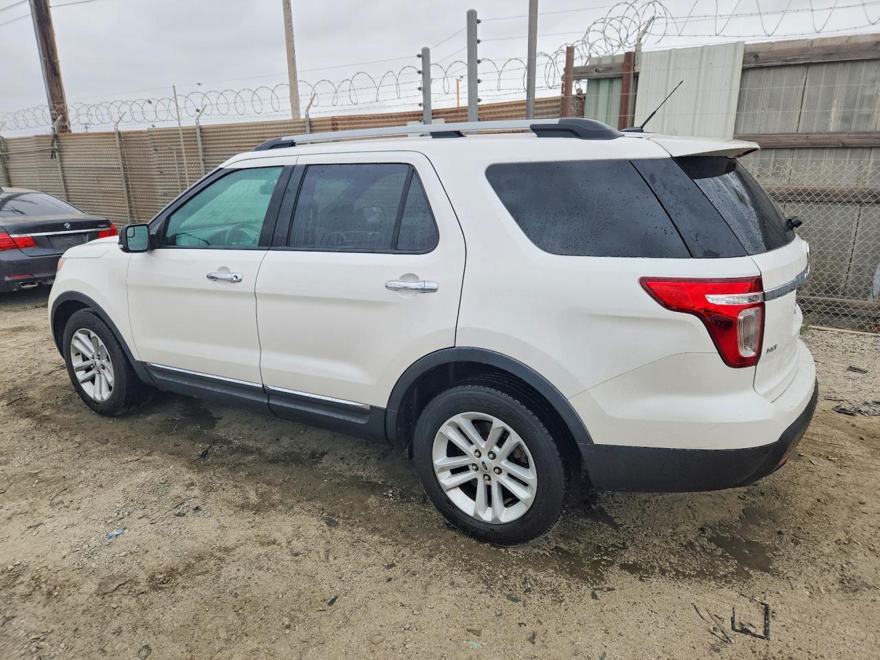 2014 Ford Explorer Xlt White vin: 1FM5K7D88EGB24892