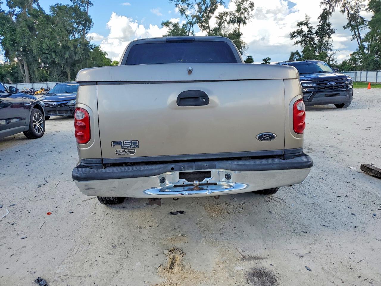 2002 Ford F150 Supercrew Tan vin: 1FTRW076X2KE17987