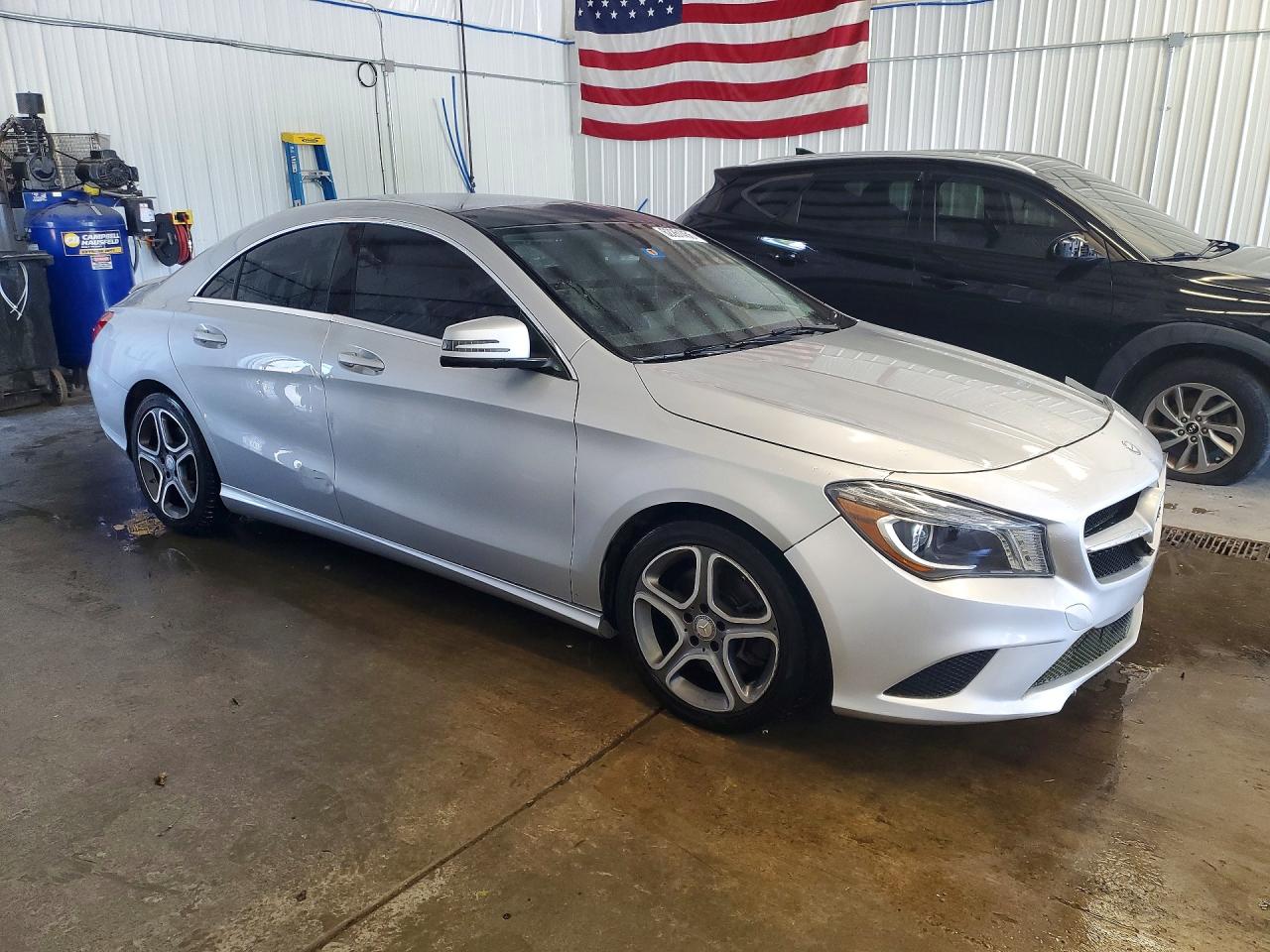 2014 Mercedes-benz Cla 250 Серебряный vin: WDDSJ4EB4EN070446