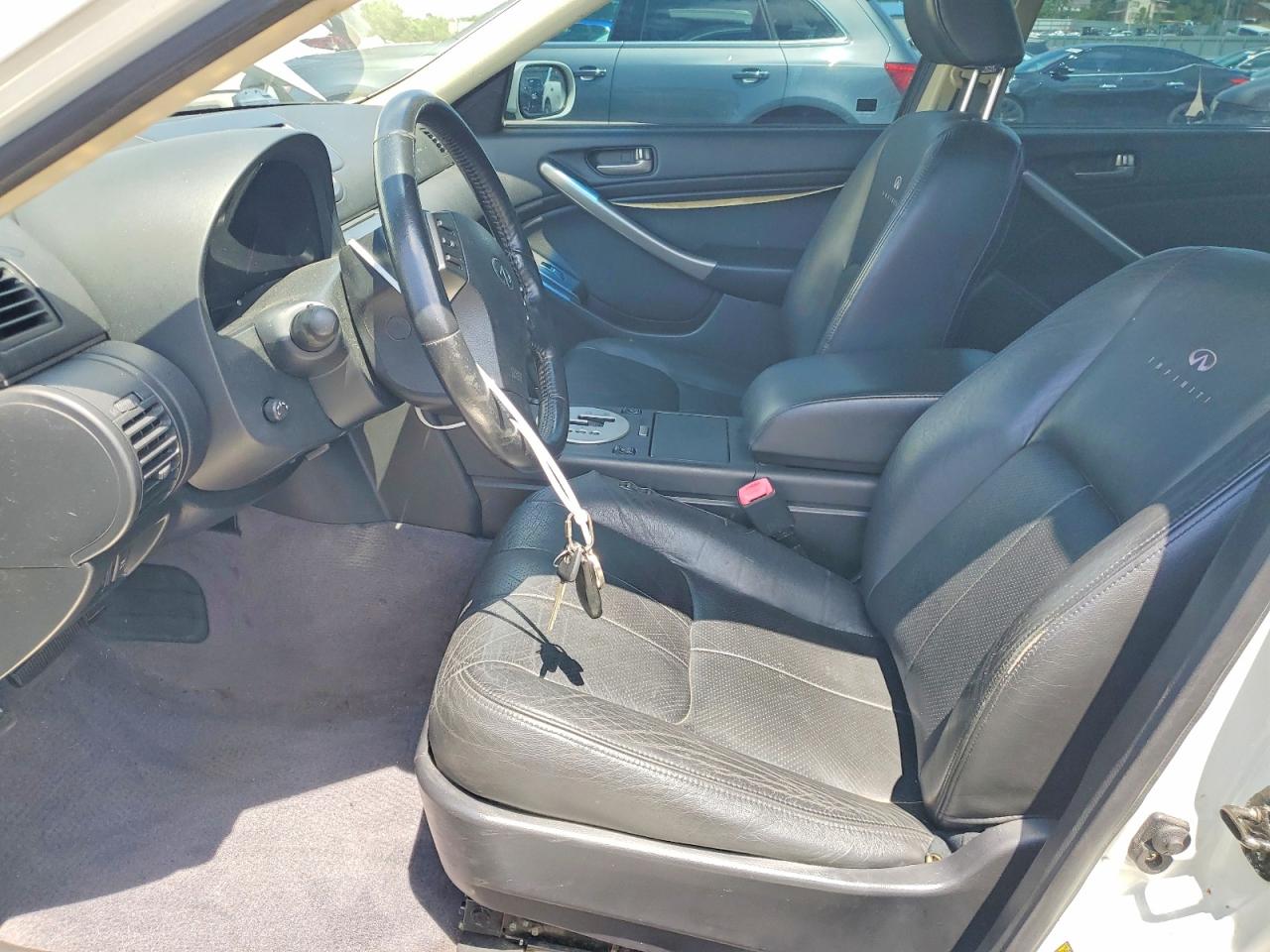 2004 Infiniti G35 Base Белый vin: JNKCV51F94M718464