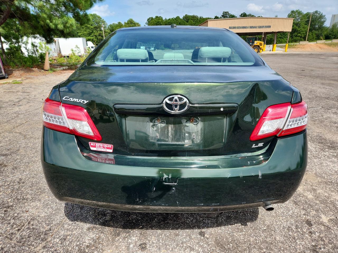 2010 Toyota Camry Le Green vin: 4T4BF3EK5AR053744