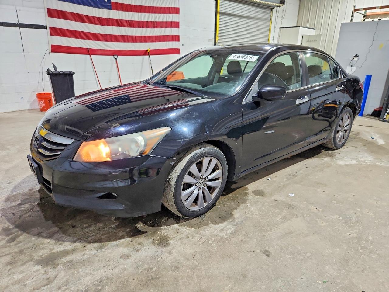 2011 Hond Accord Black vin: 1HGCP3F89BA002612