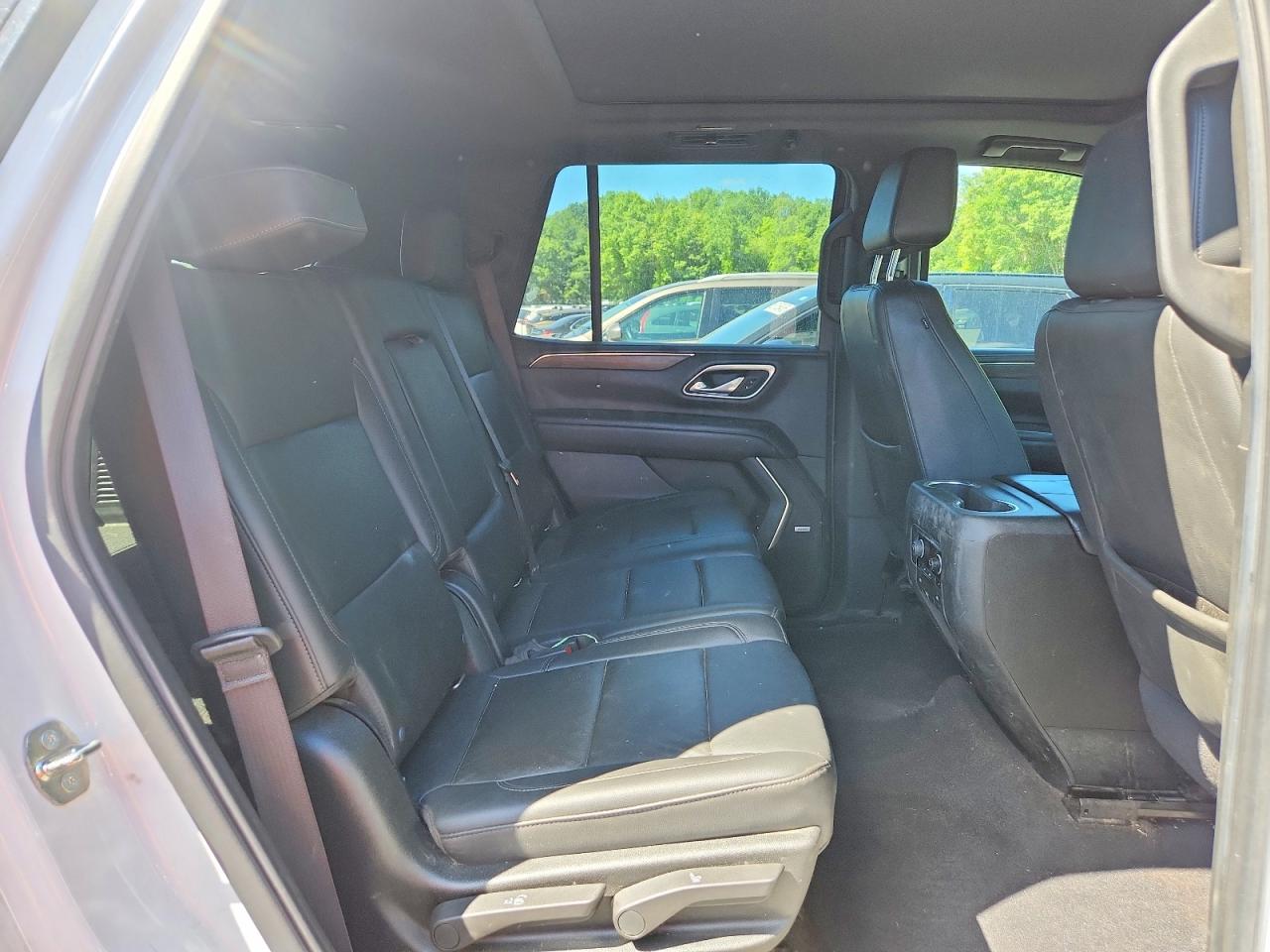 2021 Chevrolet Tahoe K1500 Z71 White vin: 1GNSKPKD8MR105518