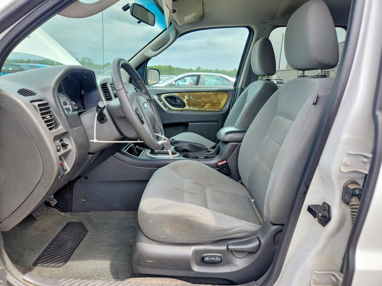 2006 Ford Escape Xlt White vin: 1FMCU93196KA44680