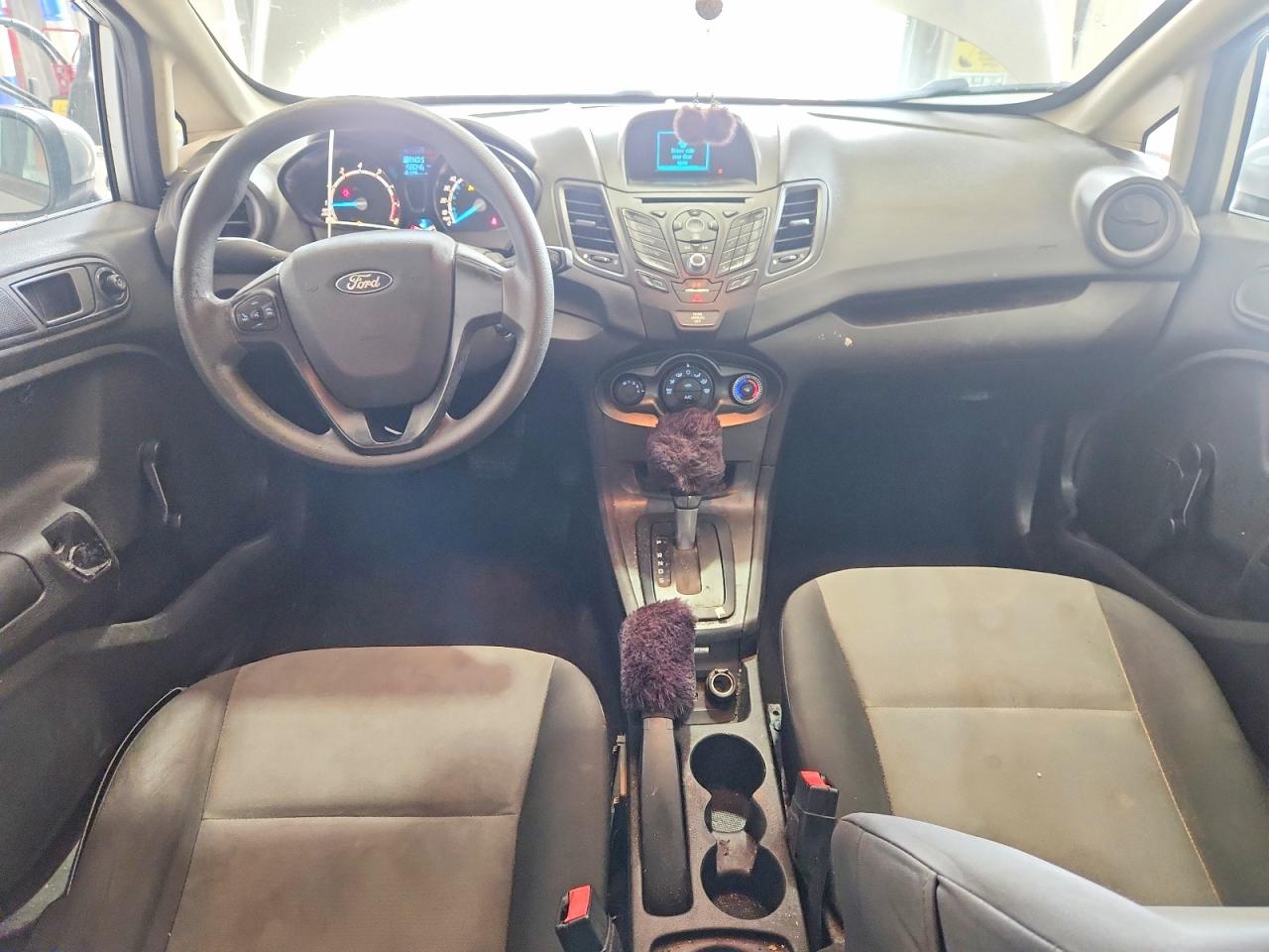 2015 Ford Fiesta S Silver vin: 3FADP4AJ0FM171760