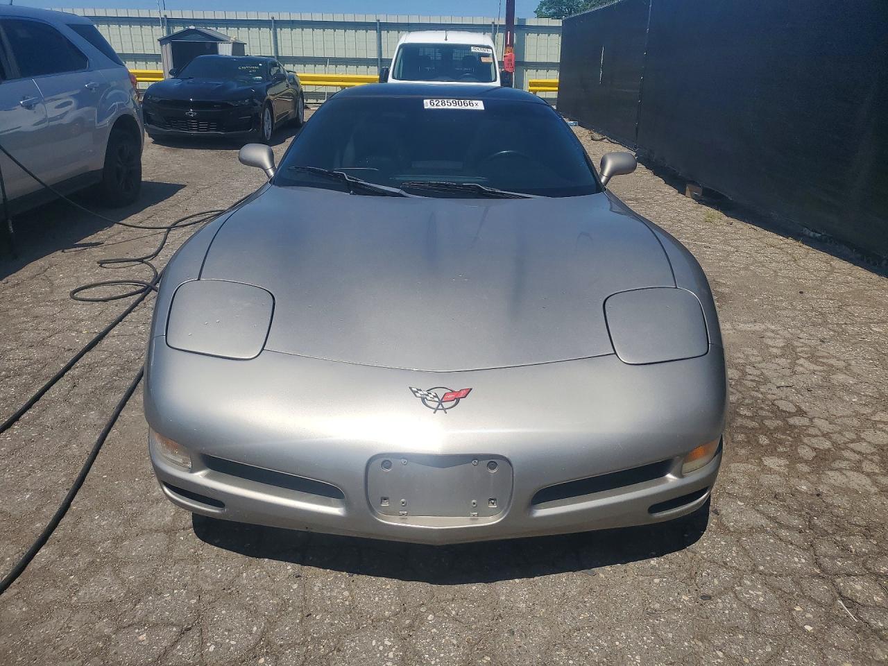 1998 Chevrolet Corvette Gold vin: 1G1YY22G9W5122801