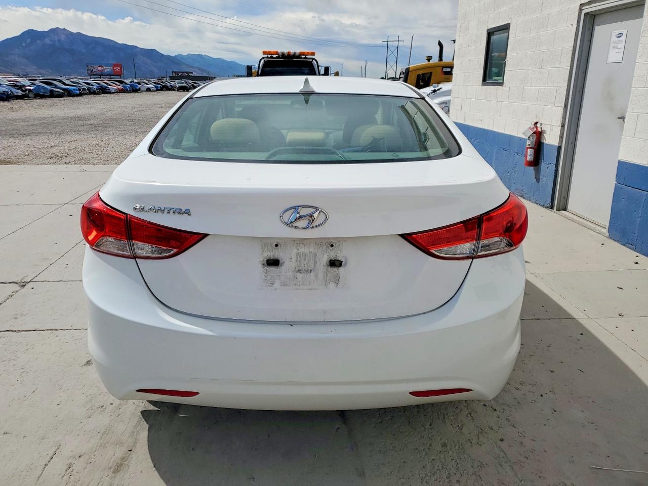 2013 Hyundai Elantra Gls White vin: 5NPDH4AE0DH307074