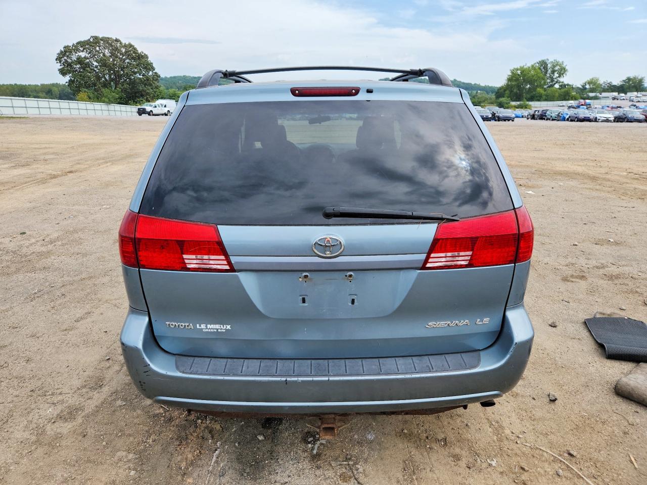 2004 Toyota Sienna Le 7 Passenger Blue vin: 5TDZA23C64S169741