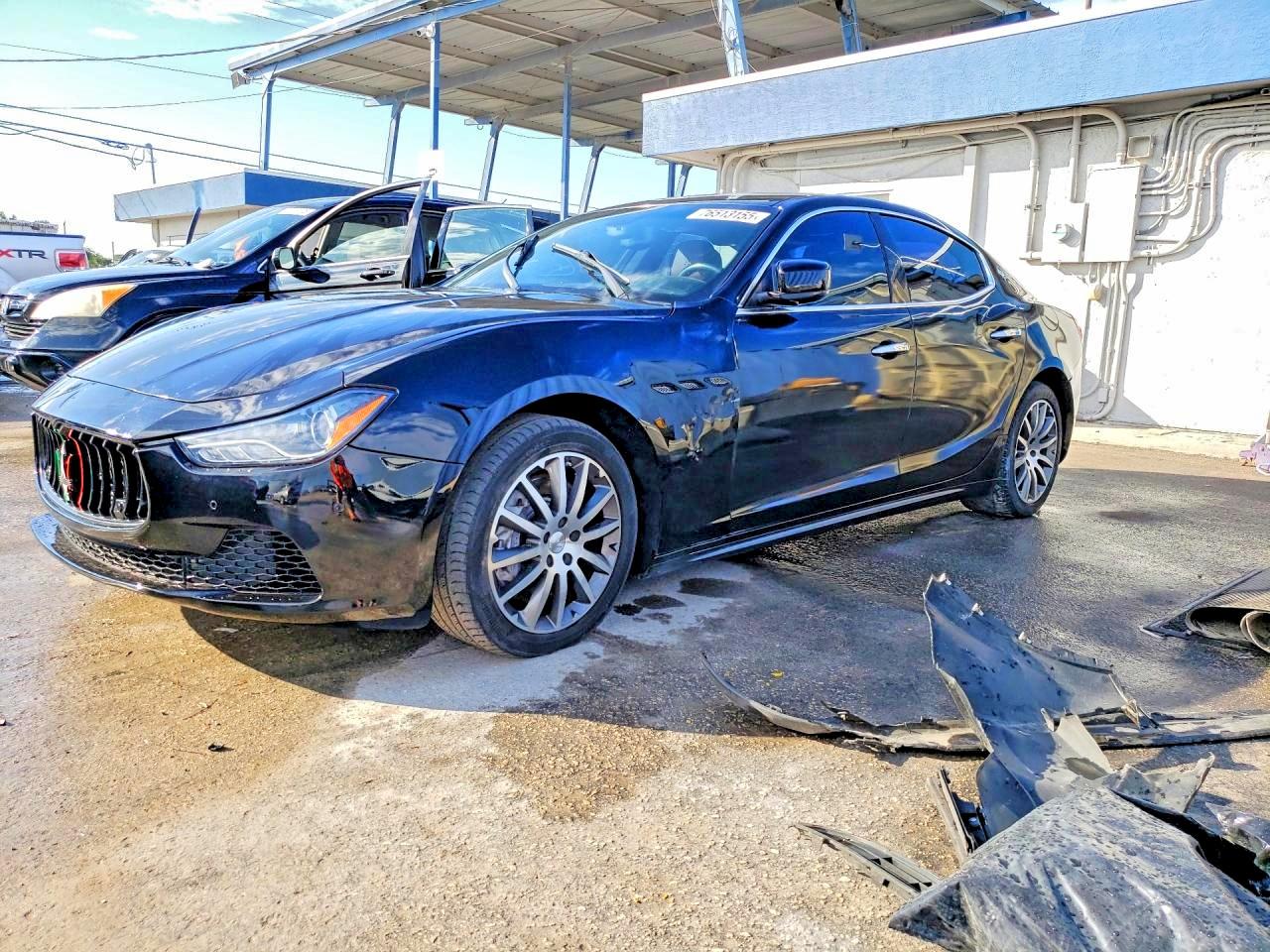 2014 Maserati Ghibli Black vin: ZAM57XSAXE1128131