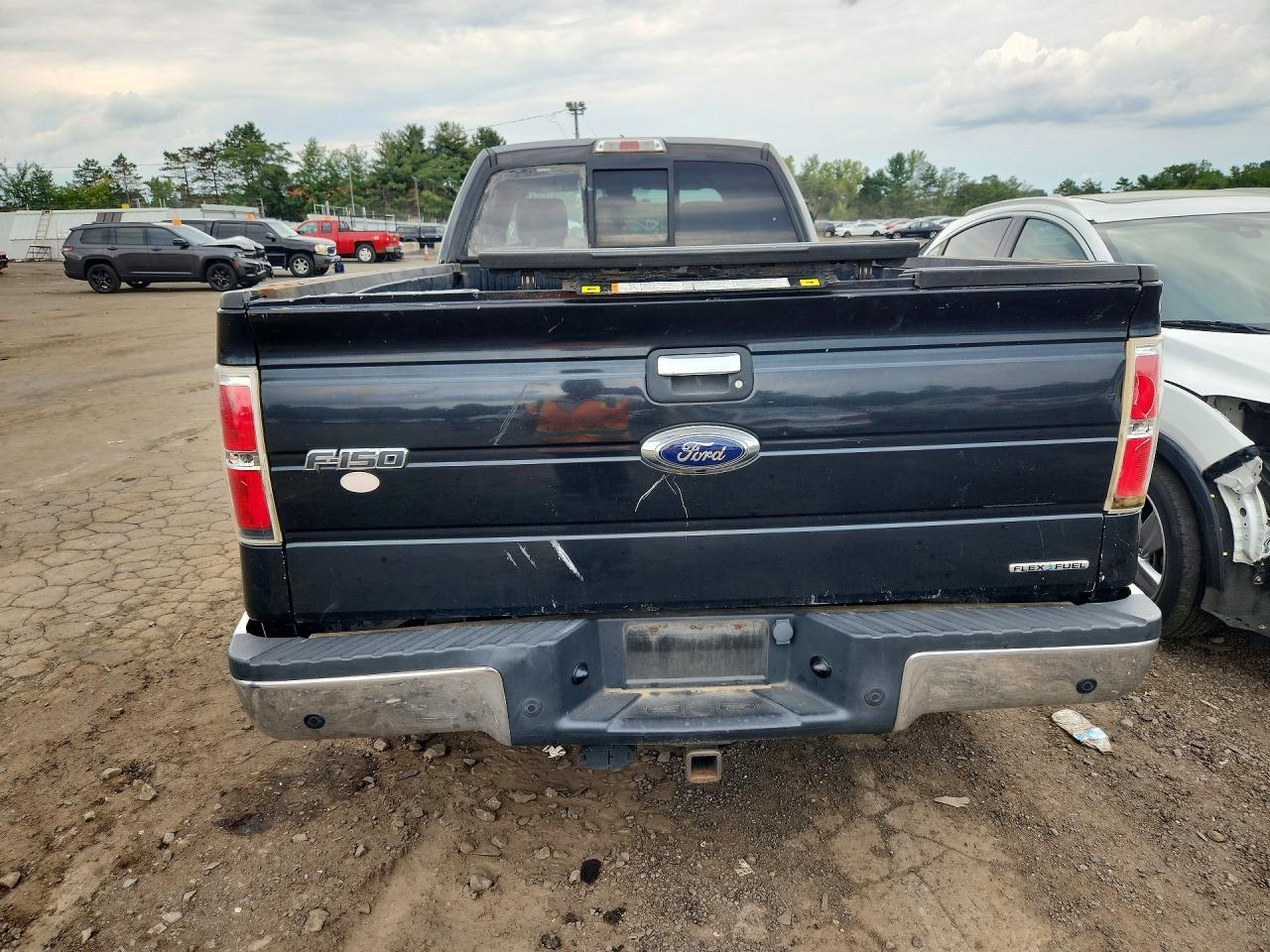 2013 Ford F150 Super Cab Black vin: 1FTFX1EF8DKF41011