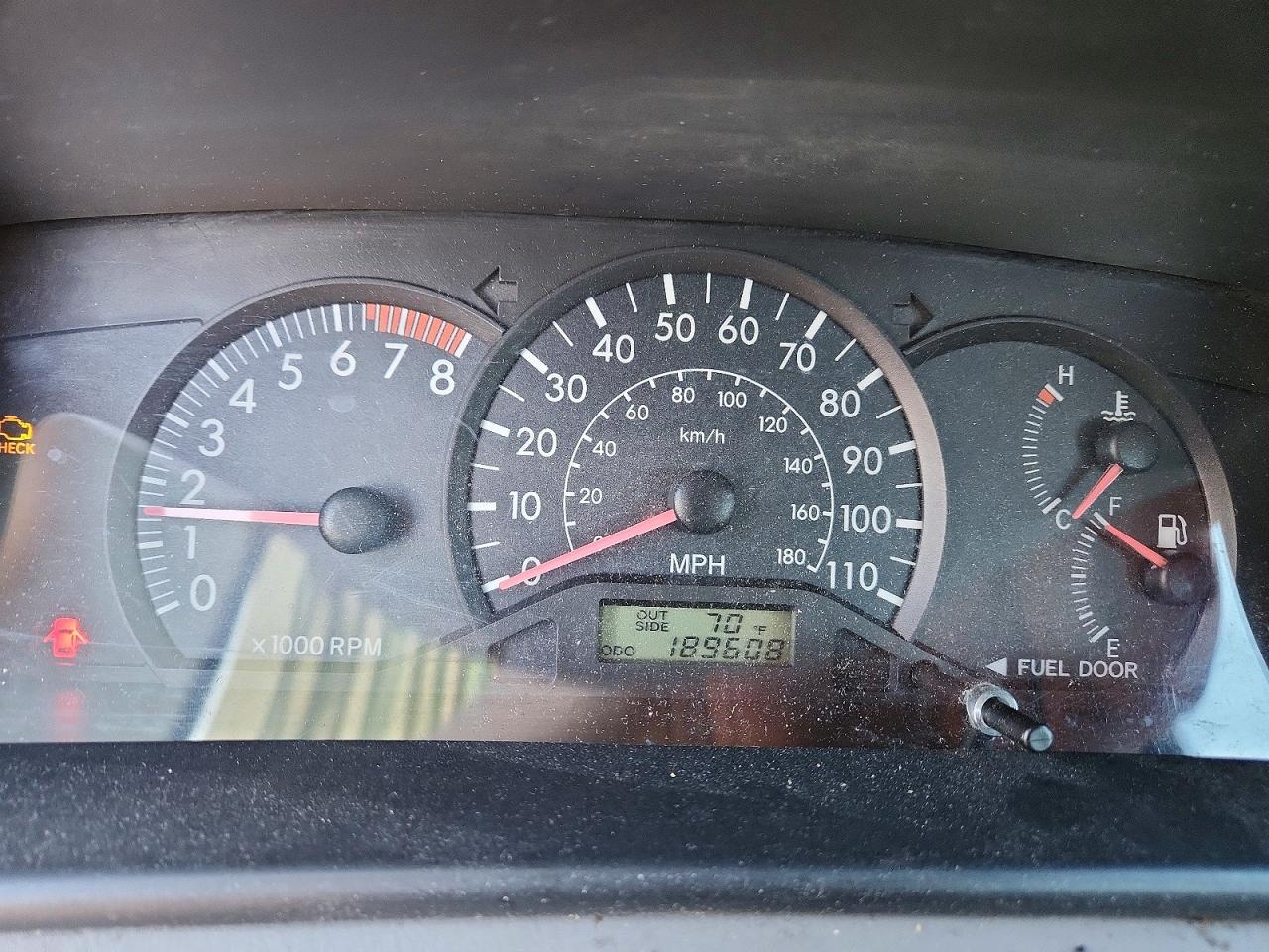 2006 Toyota Corolla Ce Red vin: 1NXBR32E86Z697732