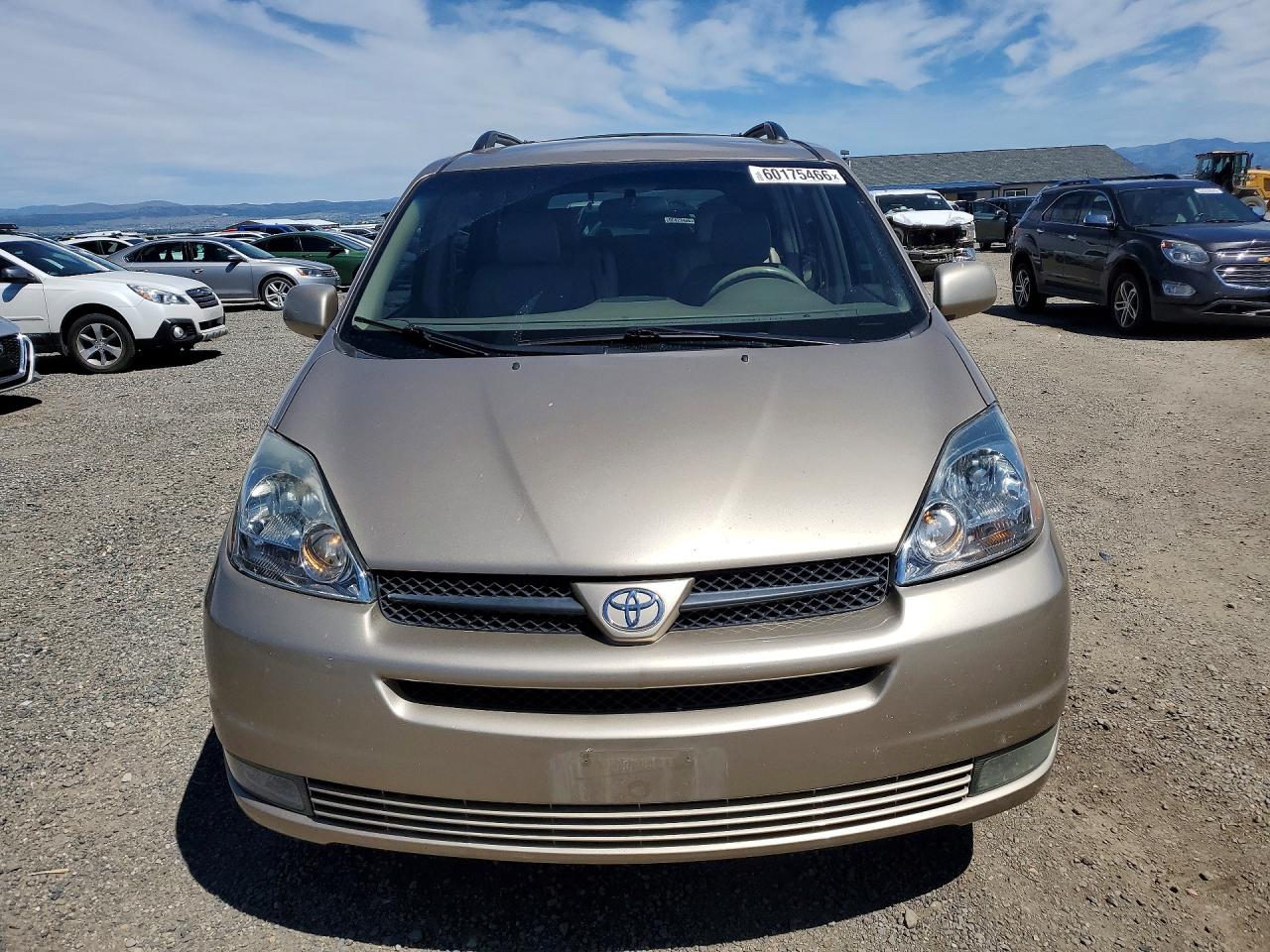 2004 Toyota Sienna Xle 7 Passenger Gold vin: 5TDBA22C14S005381