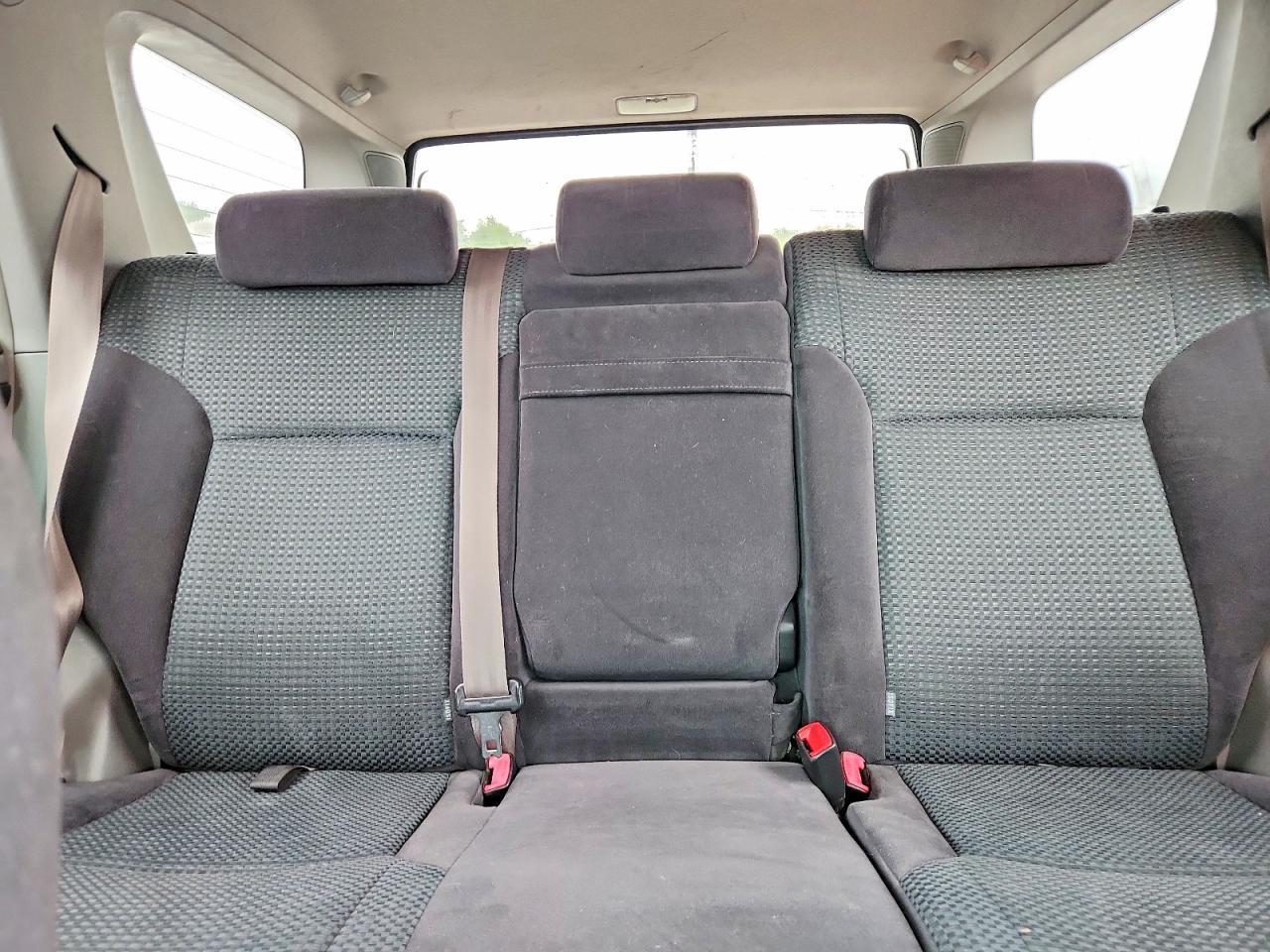 2004 Toyota 4runner Sr5 Silver vin: JTEBU14RX40039837