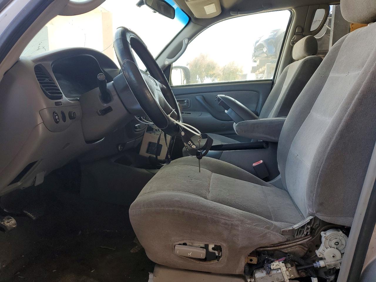 2002 Toyota Sequoia Sr5 Silver vin: 5TDBT44A32S089203