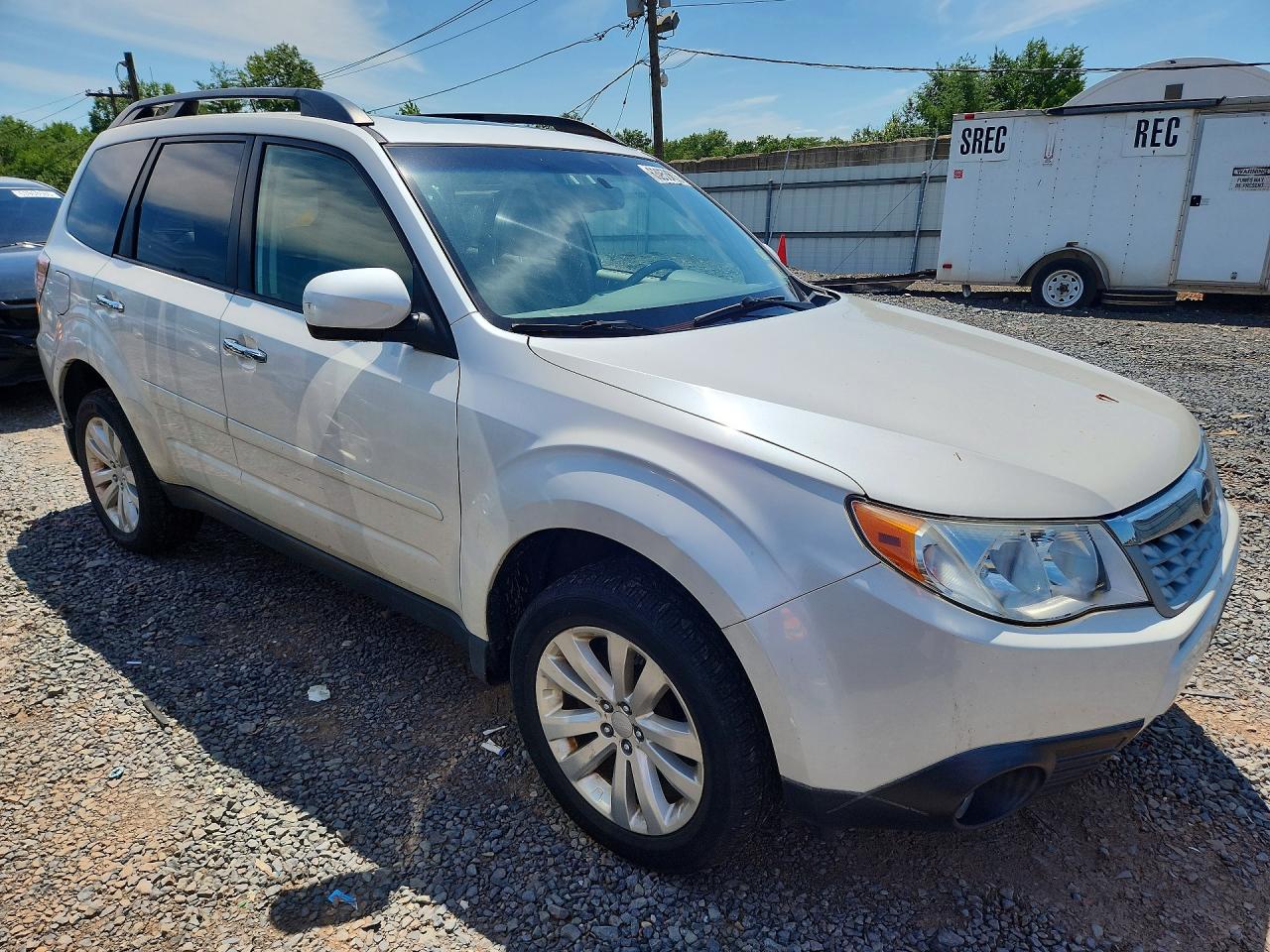 2013 Subaru Forester Limited White vin: JF2SHAEC2DH439350