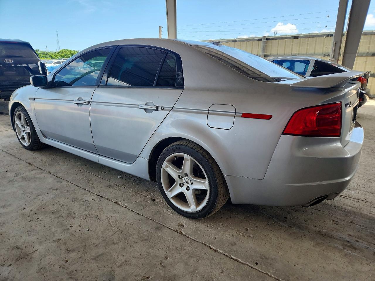 2005 Acura Tl Серебряный vin: 19UUA66285A002348