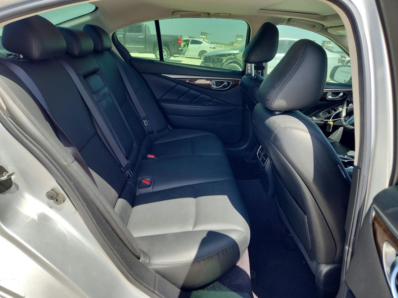 2018 Infiniti Q50 3.0t Luxe Silver vin: JN1EV7AR9JM438929