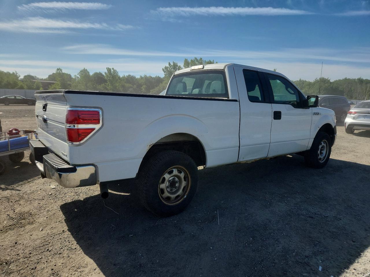 2013 Ford F150 Super Cab White vin: 1FTFX1EFXDFB03471