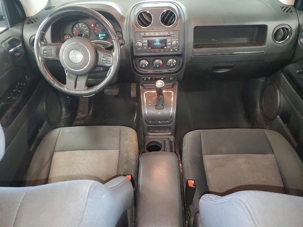 2012 Jeep Compass Latitude Silver vin: 1C4NJDEB2CD572558