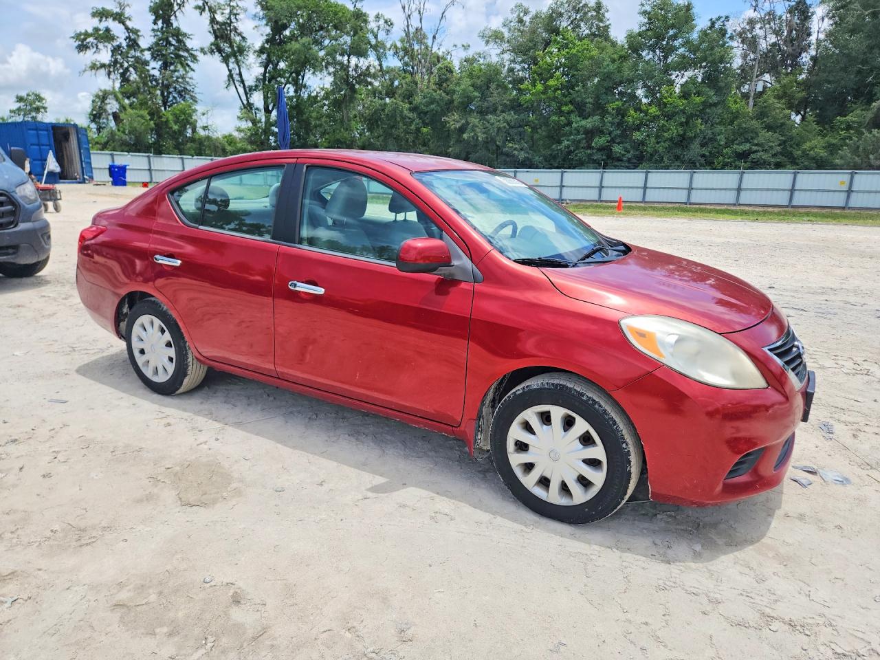 2012 Nissan Versa 1.6 S Red vin: 3N1CN7AP8CL847068