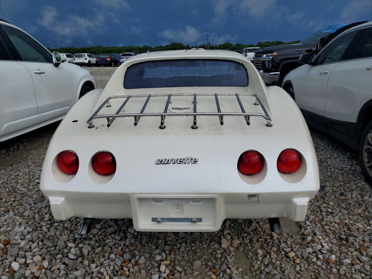 1977 Chevrolet Corvette White vin: 1Z37L7S438496