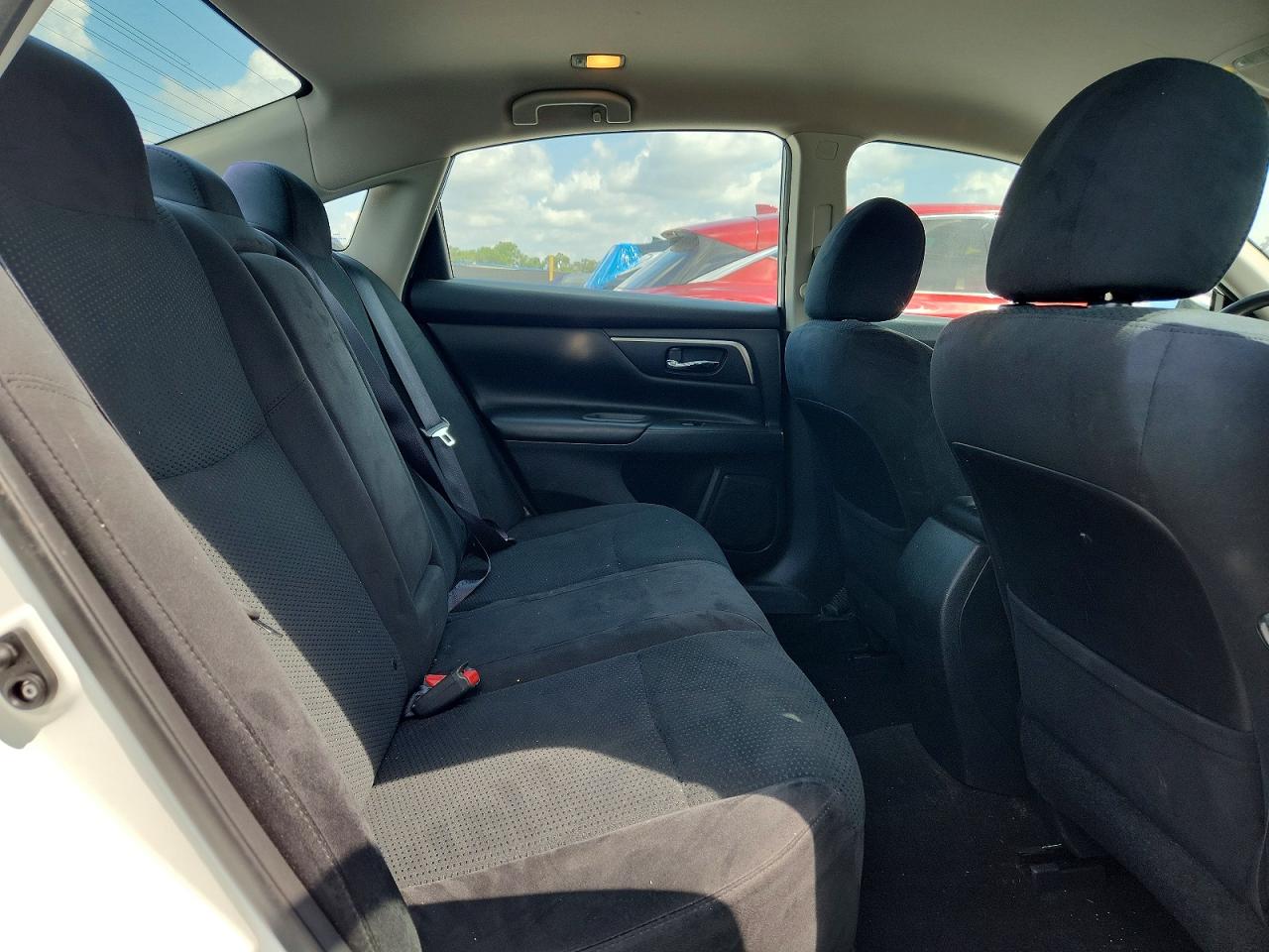 2015 Nissan Altima 2.5 S Белый vin: 1N4AL3AP0FC494981