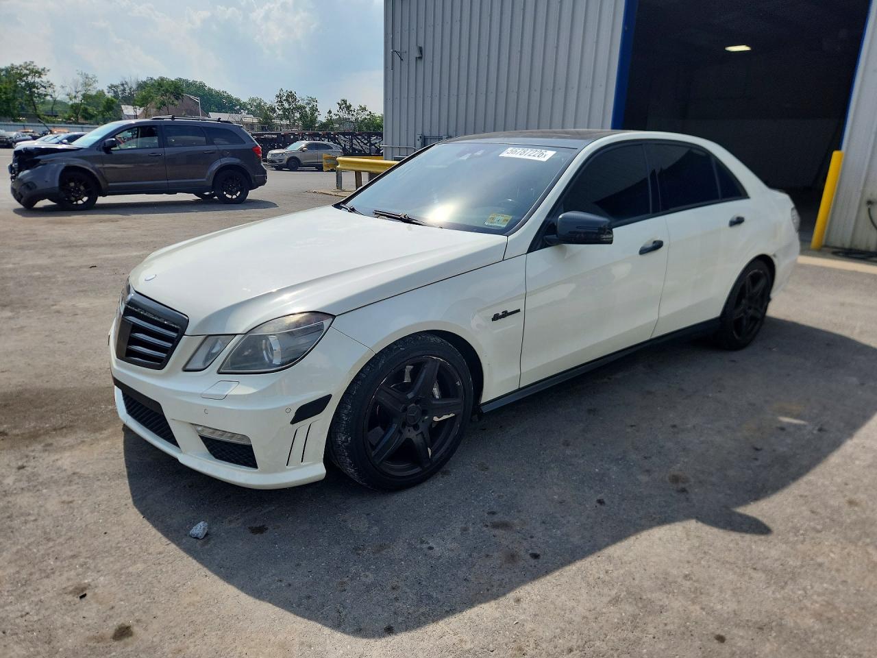 2010 Mercedes-benz E 63 Amg White vin: WDDHF7HBXAA117067