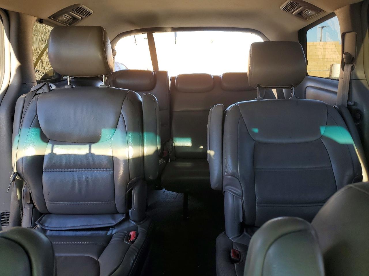 2004 Toyota Sienna Le 7 Passenger Gold vin: 5TDZA23C64S128736