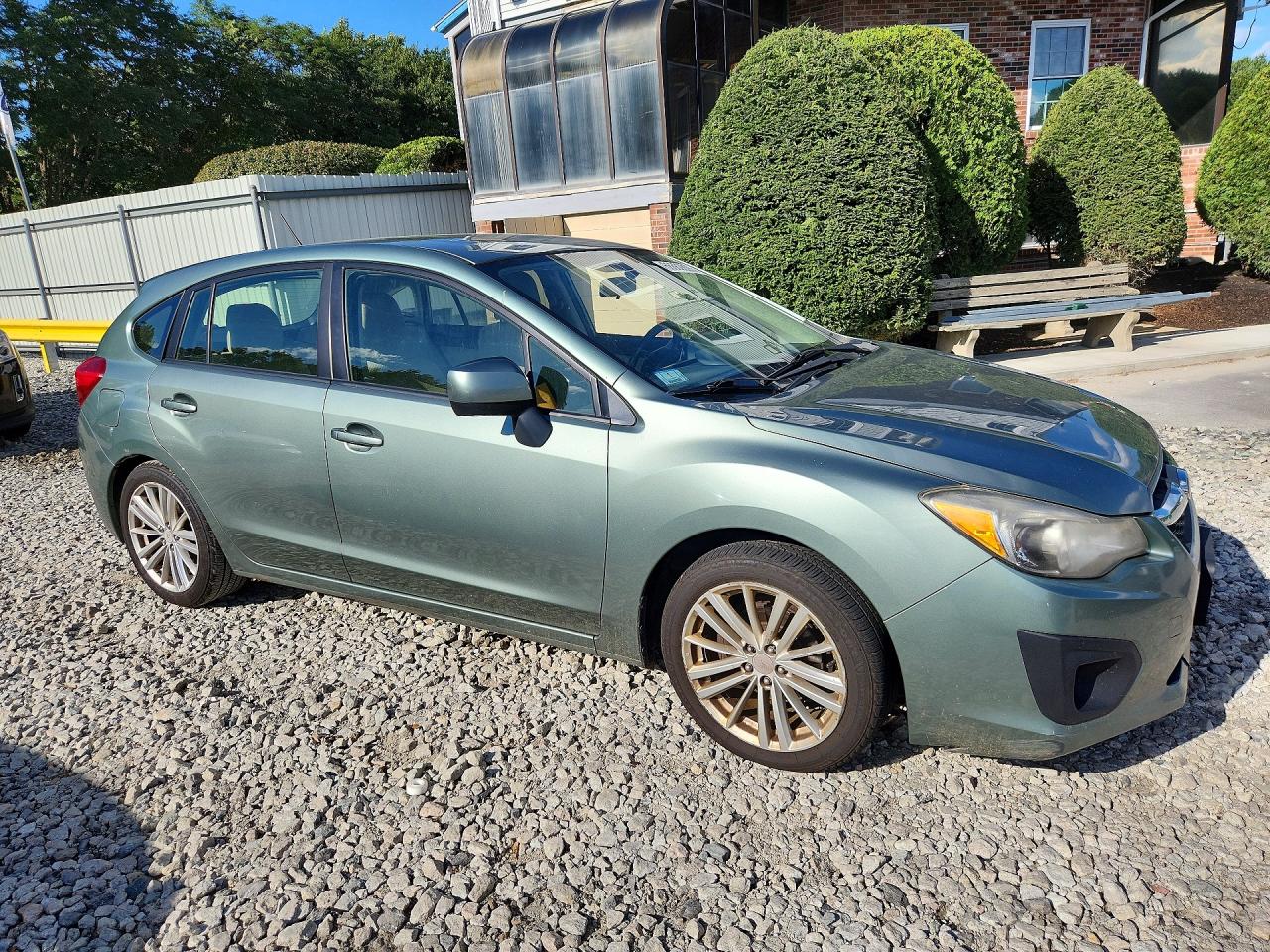 2014 Subaru Impreza Premium Green vin: JF1GPAD67E8269884