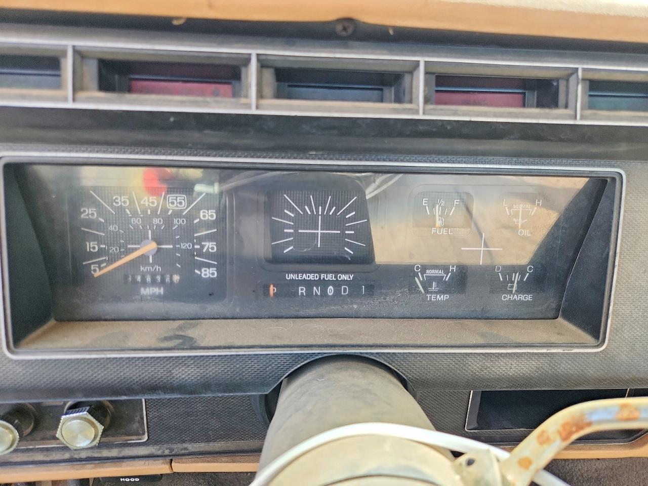 1983 Ford F100 Бежевый vin: 1FTCF10Y0DPA91808