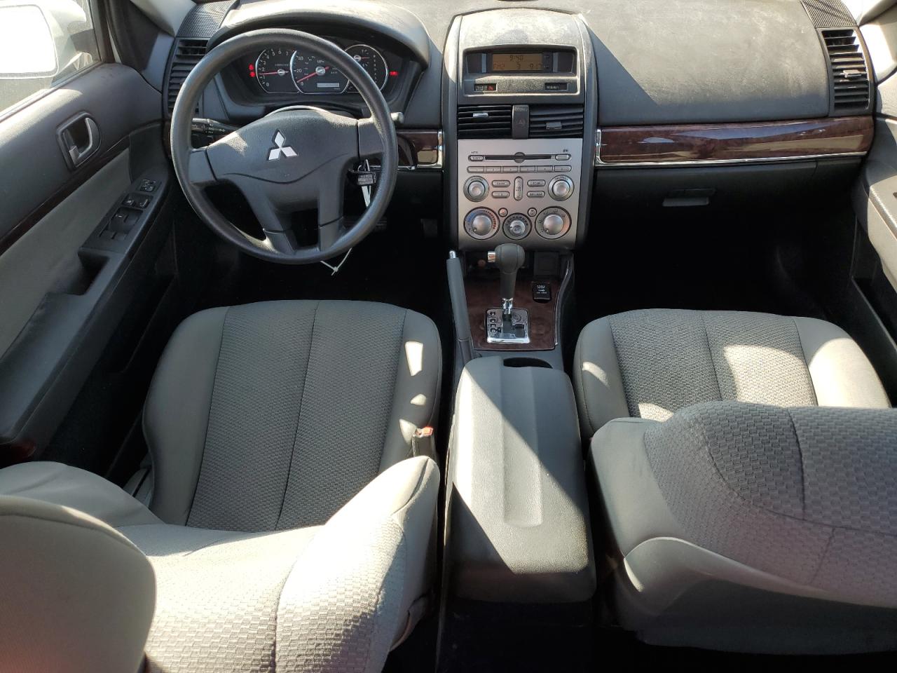2010 Mitsubishi Galant Es White vin: 4A32B3FF5AE013005