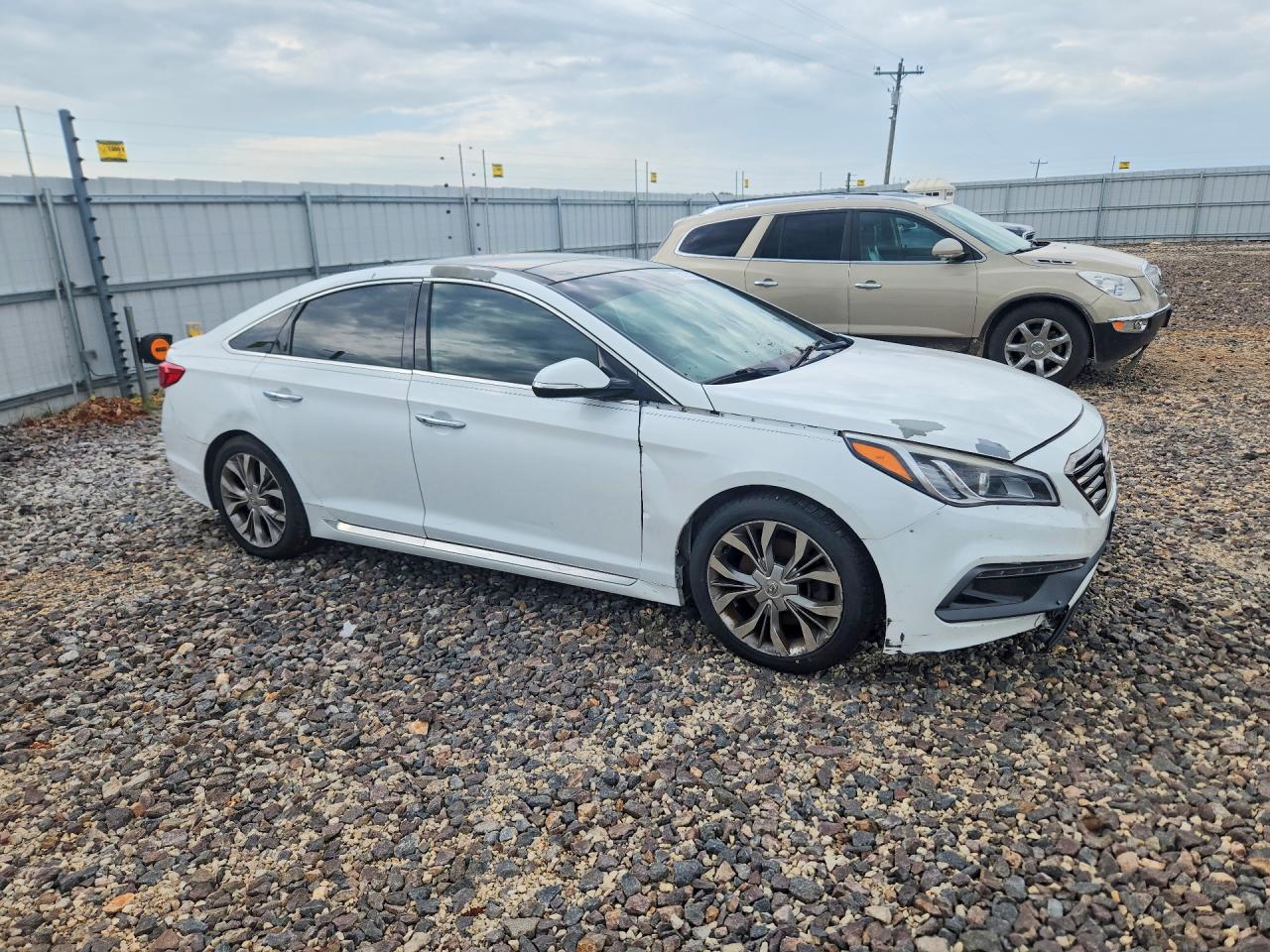 2015 Hyundai Sonata Limited 2.0t White vin: 5NPE34AB3FH250672